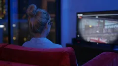 Here’s What Happens If You Never Turn Off Your TV: Experts Warn About Hidden Problems