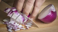 The Biggest Mistake When Frying Onions That Keeps Them From Turning Golden: What Everyone Does Wrong